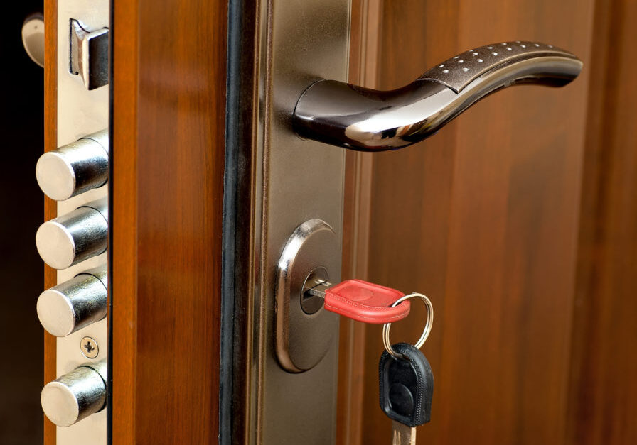 B1 Locksmith in Tempe, Arizona. Residential Locksmith, House Rekey, New House Keys Made, House Lockout in Tempe, AZ.